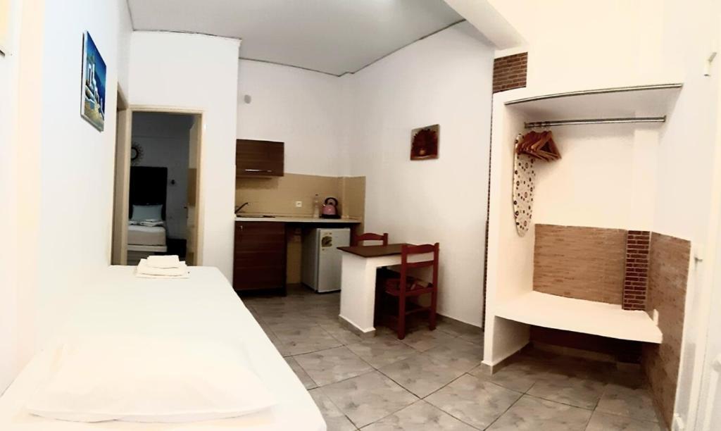 Atalos Aparthotel Kamári