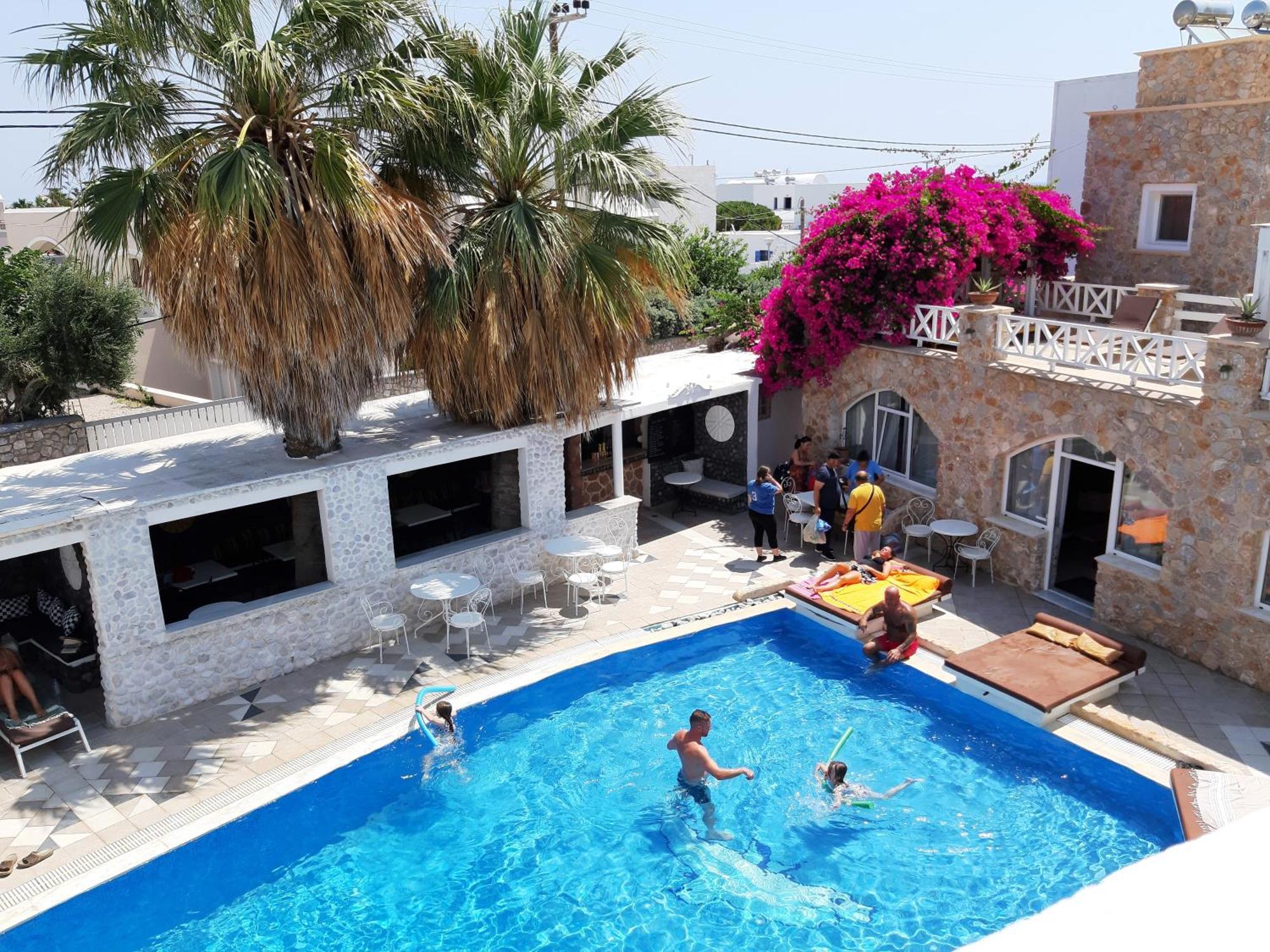 Apartahotel Atalos