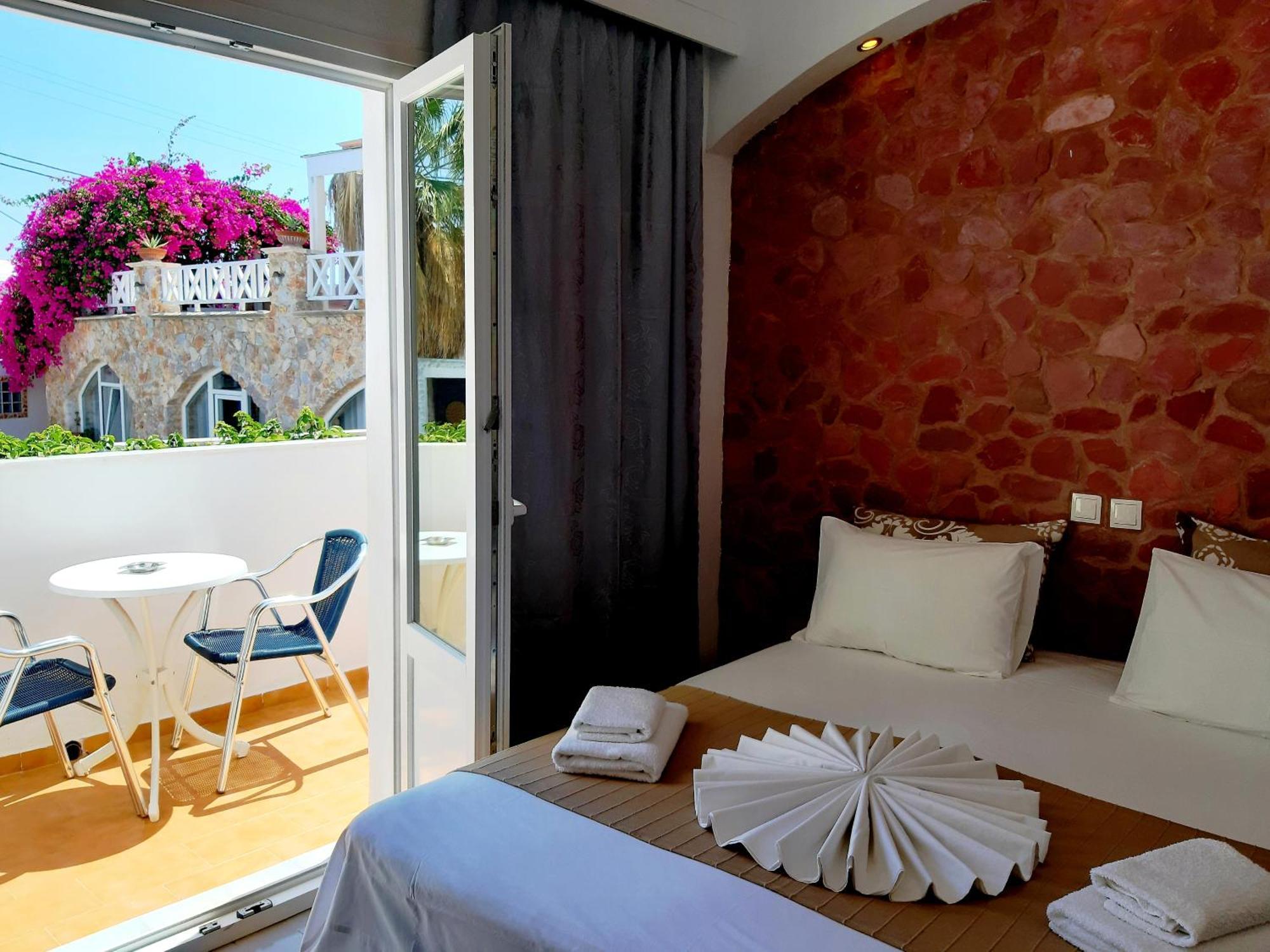 Apartahotel Atalos Kamári